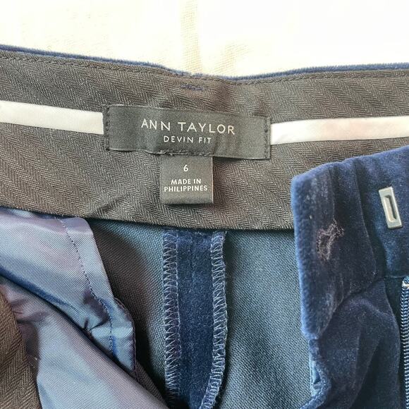 Ann Taylor Devin fit ankle length blue velvet pants SZE 6 - Picture 2 of 4